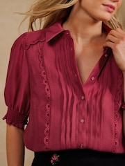 Rose Vintage - Love & Roses chemise boutonnée à manches courtes avec bordure en dentelle - Image 2 de 5