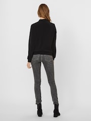 Negru - Jachetă Bomber ușoară Vero Moda - Imaginea 2 din 5