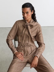 Reiss Minnie Check Tie-Neck Blouse - Larawan 1 ng 7