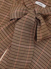 Reiss Minnie Check Tie-Neck Blouse - Larawan 7 ng 7