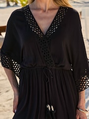Sosandar Lace Insert Tie Detail Crinkle Kaftan - Obraz 4 z 5
