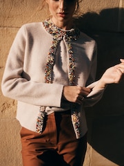 Boden Embellished Crop Cardigan - Bild 1 von 8