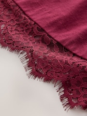 Burgundy Red House - Lace Hem Christmas Applique T-Shirt (3-16yrs) - תמונה 9 מתוך 9