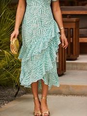 Sosandar Green Petite Abstract Print Layered Hem Angel Sleeve Maxi Dress - Image 5 of 5