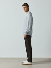 Berenjena - Ajuste recto - Pantalones chinos elásticos ricos en algodón - Imagen 2 de 6