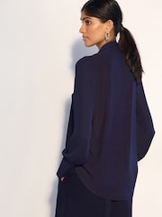 ネイビー - スカーフネック 長袖 ブラウス - 画像 4 / 5
