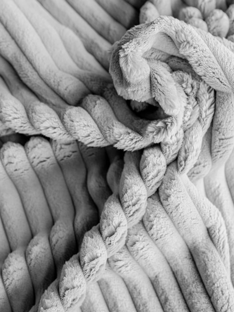 Abigail Ahern Silver Madison Mega 1.5 Seat Snuggler - Image 2 of 4