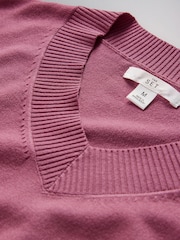 The Set 4 Pack Fine Knit V-Neck Jumpers Rose Pinks/Light Pink/Cream - Image 6 of 7