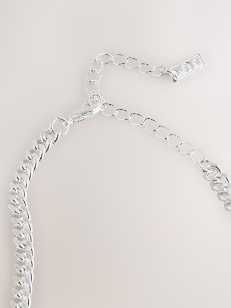 Silver Tone Hammered Disc Necklace - Image 3 of 3