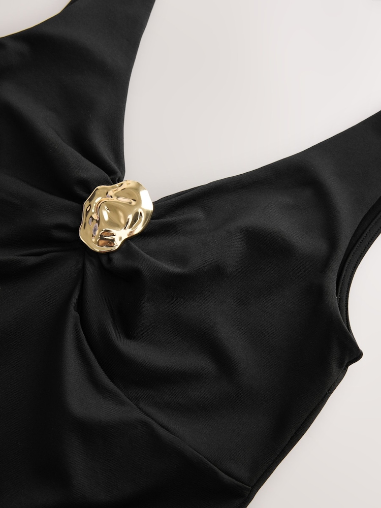 Black Soft Touch Slinky Sleeveless Hardware V-Neck Top - Image 8 of 8