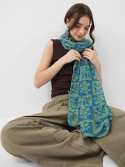 Accessorize Leichter Schal mit Blumen-Tile-Print - Bild 1 von 2