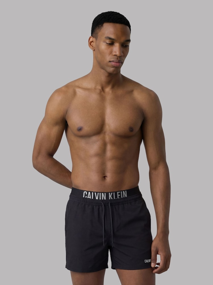 Calvin Klein Performance Gewebte Badeshorts - Bild 1 von 3