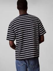 Calvin Klein weit geschnittenes T-Shirt aus Baumwollpiqué mit Streifenmuster - Bild 2 von 5