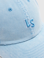 Azul - Levi's® Long Sleeve Monogram Cap - Imagen 4 de 4