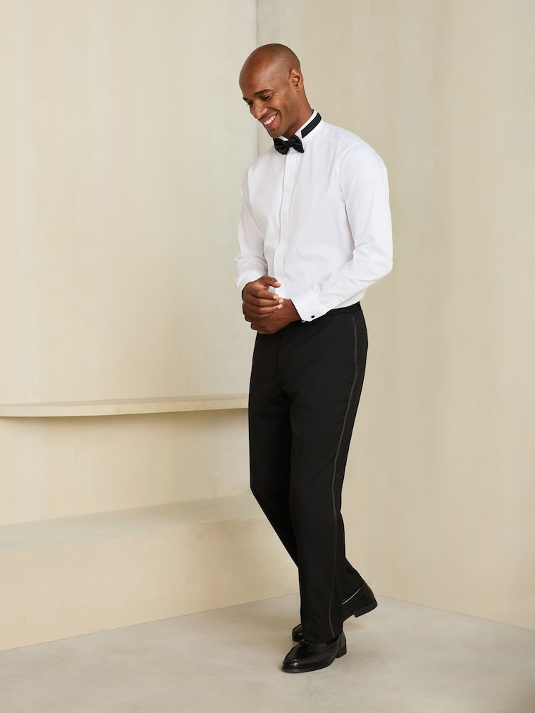 Hvit - Smal passform - Occasion Cotton Rich Twill Shirt and Satin Bow Tie Set - Bilde 2 av 5 Hvit - Smal passform - Occasion Cotton Rich Twill Shirt and Satin Bow Tie Set - Bilde 2 av 5