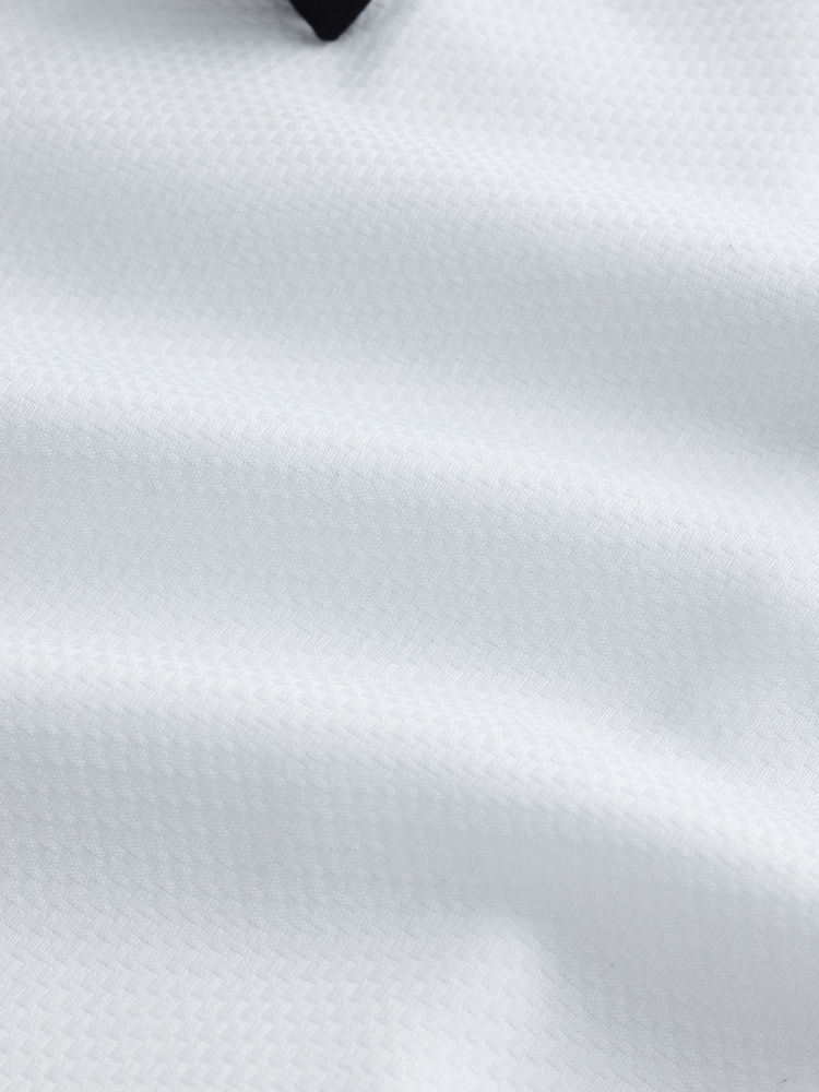 Hvit - Smal passform  - Occasion Cotton Rich Twill Double Cuff Shirt and Satin Bow Tie Set - Bilde 3 av 3