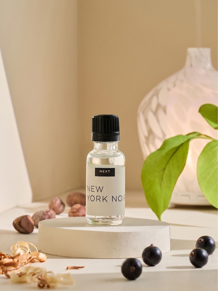 New York Noir Fragrance Oil 20ml - Image 1 of 2 New York Noir Fragrance Oil 20ml - Image 1 of 2