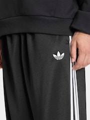 adidas Originals Black Adicolor Loose Joggers - Image 4 of 6