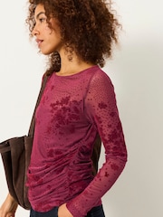 Rouge bordeaux à fleurs - Haut à manches longues en maille froncée FatFace - Image 4 sur 7