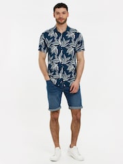 Camisa de manga corta con estampado de hojas de Threadbare - Imagen 3 de 4