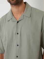 Threadbare Green Relaxed Fit Linen Blend Revere Collar Short Sleeve Shirt - Image 5 of 5