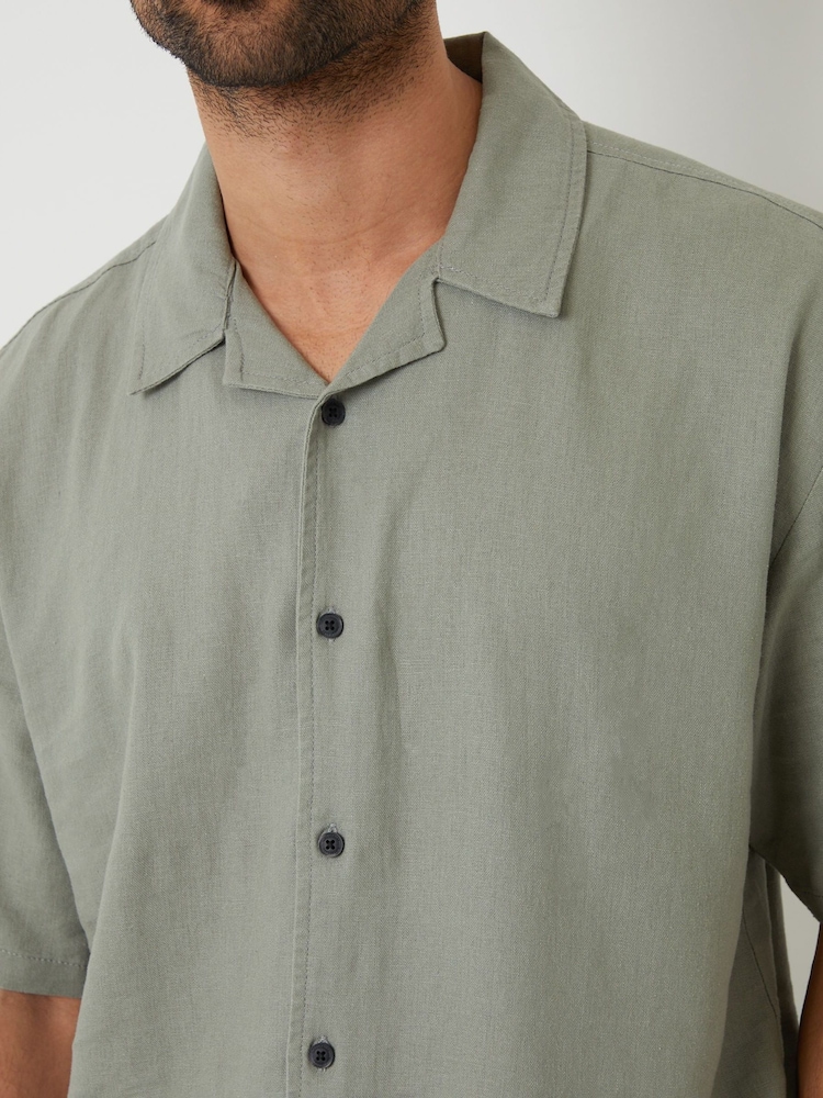 Threadbare Green Relaxed Fit Linen Blend Revere Collar Short Sleeve Shirt - Image 5 of 5