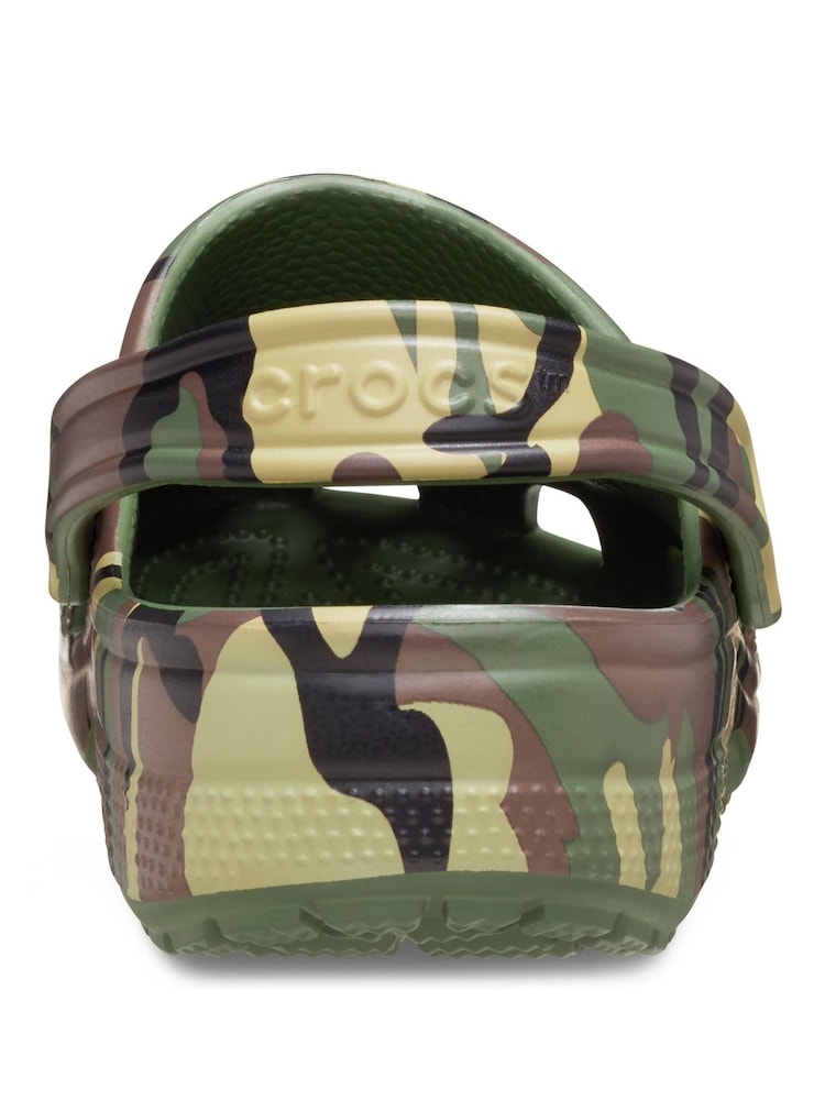 أخضر - حذاء بنعل سميك كلاسيكي بنقشة مموه من Crocs - Image 6 of 6