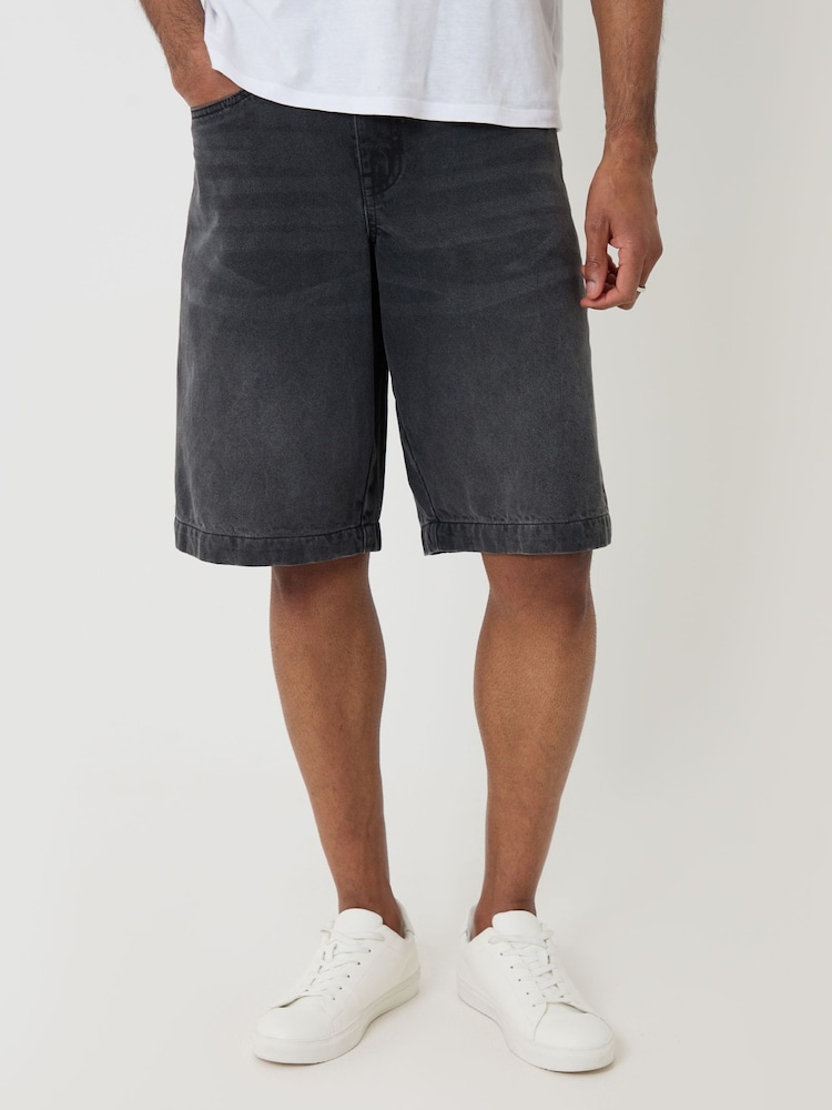 Threadbare Grey Baggy Denim Shorts - Image 2 of 4 Threadbare Grey Baggy Denim Shorts - Image 2 of 4