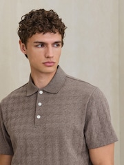 Hellbraun - Reguläre Passform - Elegantes Jacquard-Polo-Shirt - Bild 1 von 7