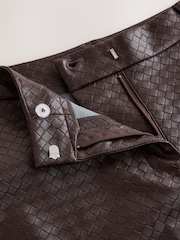 Marron chocolat - Short en similicuir tressé - Image 5 sur 6