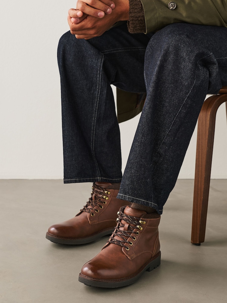Brown Borg Lined Chukka Boots - Image 2 of 2