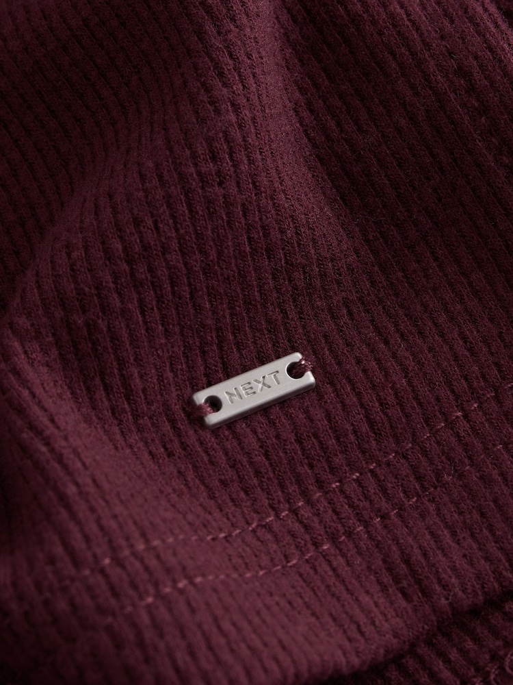 Vermelho Borgonha - Pijama Henley de manga comprida em tecido waffle aconchegante - Imagem 9 de 9 Vermelho Borgonha - Pijama Henley de manga comprida em tecido waffle aconchegante - Imagem 9 de 9