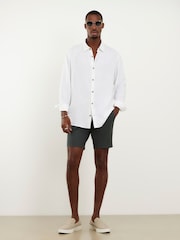 River Island Slim Fit Belted Chino Shorts - Imagen 4 de 4
