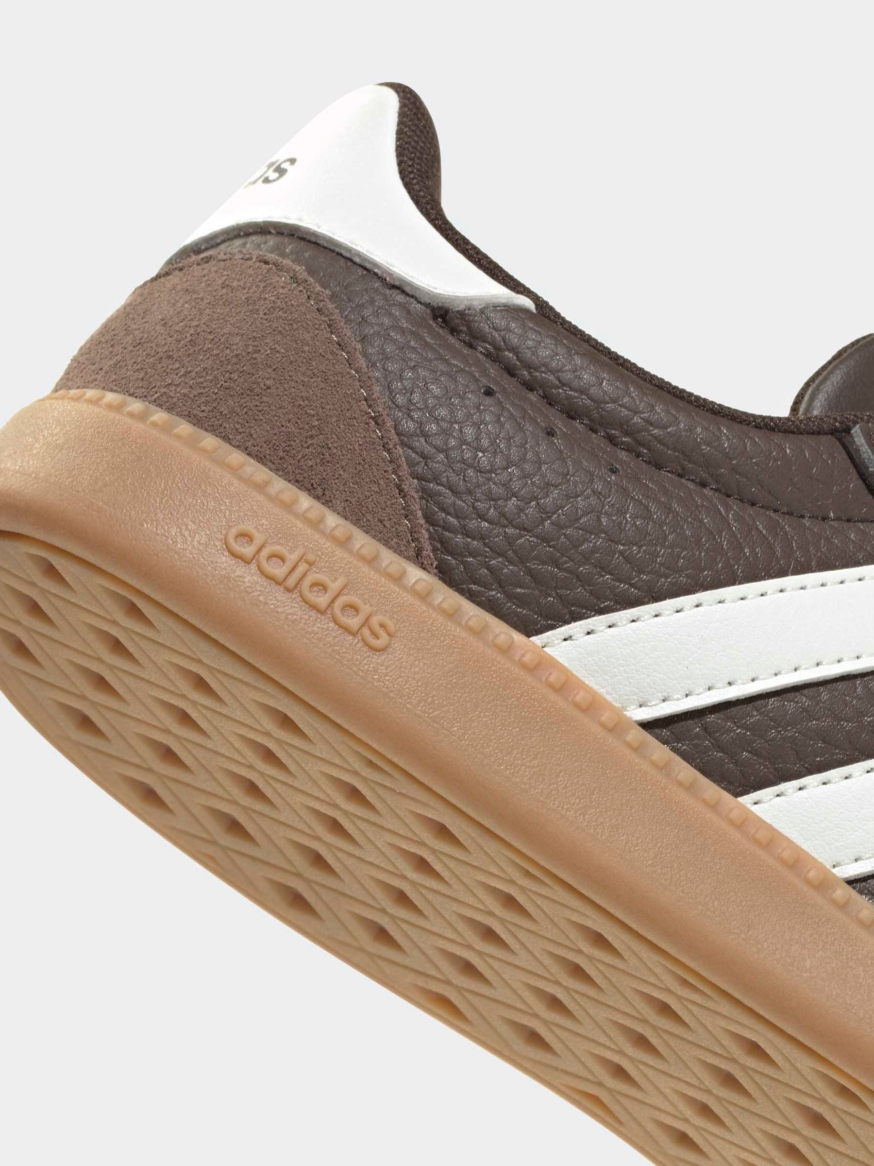 Next：日本 チョコレートブラウン - adidas Breaknet スリーク