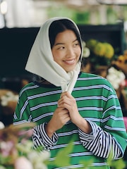 White Small Triangle Scarf - Image 4 of 8