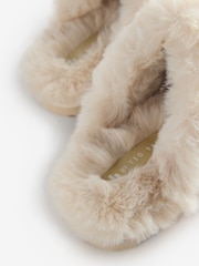 Cream - B by Ted Baker mākslīgās kažokādas mūļu čības ar izšuvumu - Attēls 9 no 9