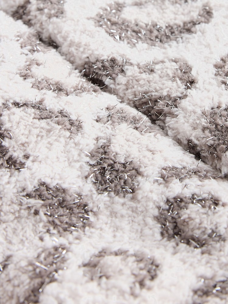 Snow Leopard Cosy Socks In A Gift Box - Image 4 of 4