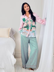 Chelsea Peers Satin The Wild Wonderland Print Long Pyjamas Set - صورة 5 من 10