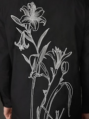 Svart Blomstrete  Print - Langermet festskjorte i Vanlig passform - Bilde 6 av 6