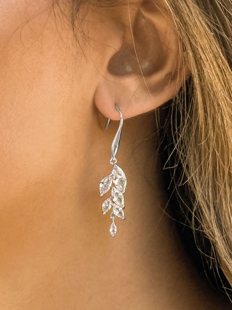 أقراط Kewswick بلون معدني من Ivory & Co - صورة 2 من 4