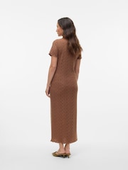 Mamalicious Brown Maternity Textured Jersey Short Sleeve Midaxi Dress - Image 2 of 4
