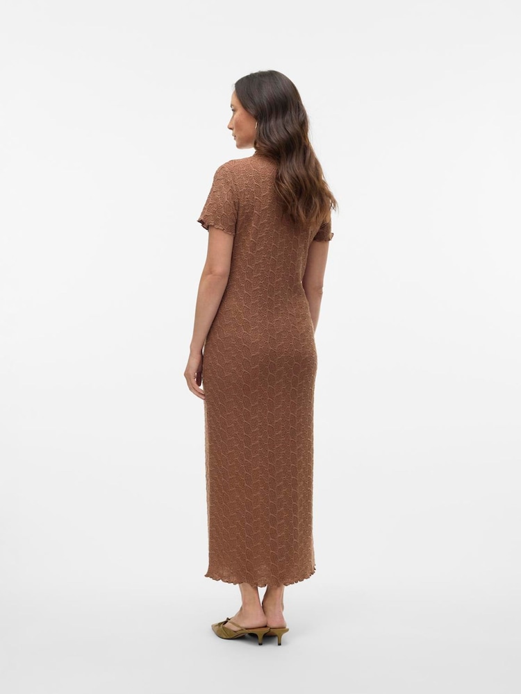 Mamalicious Brown Maternity Textured Jersey Short Sleeve Midaxi Dress - Image 2 of 4
