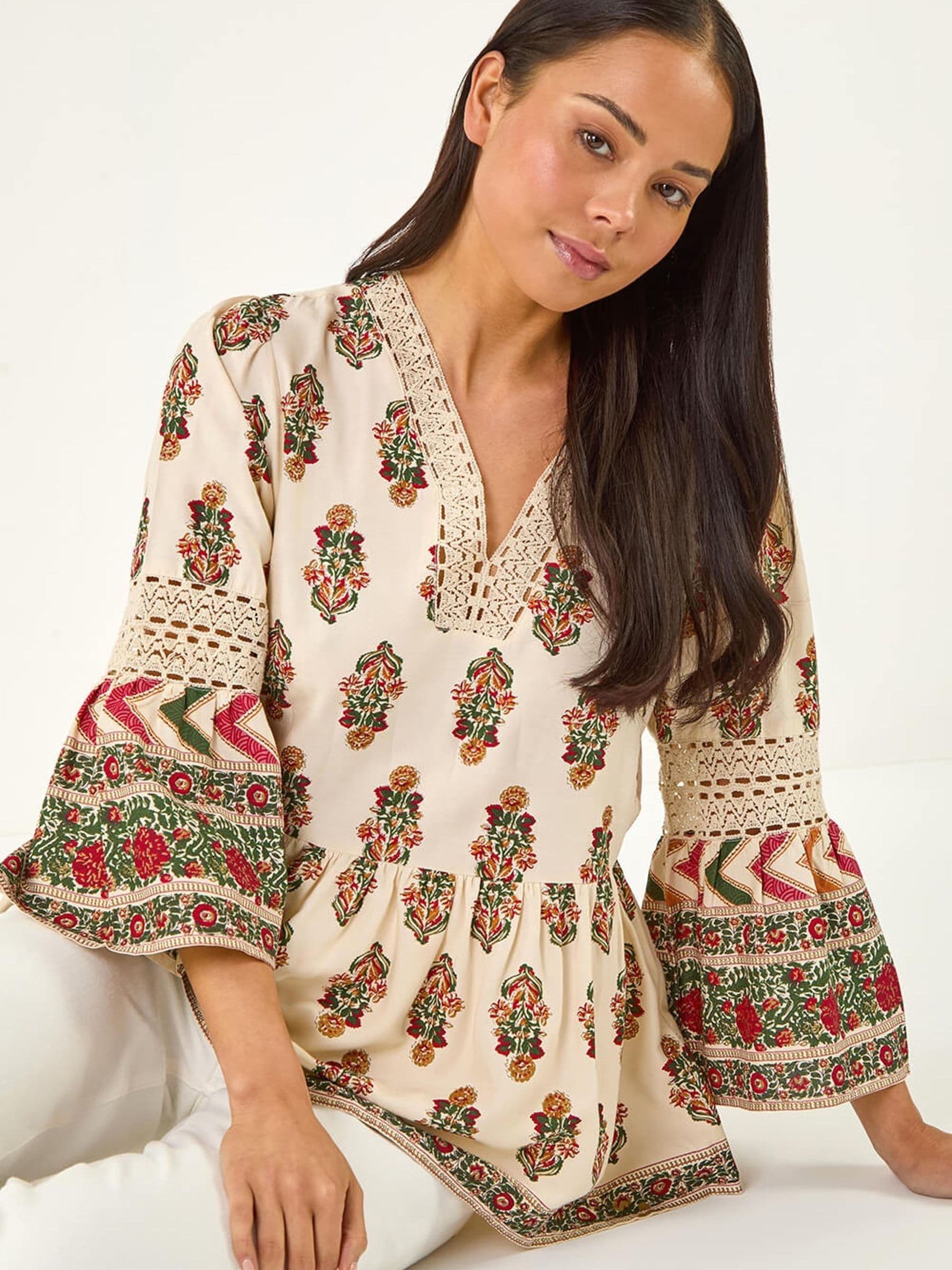 Roman Women's White Petite Print V-Neck Lace Top