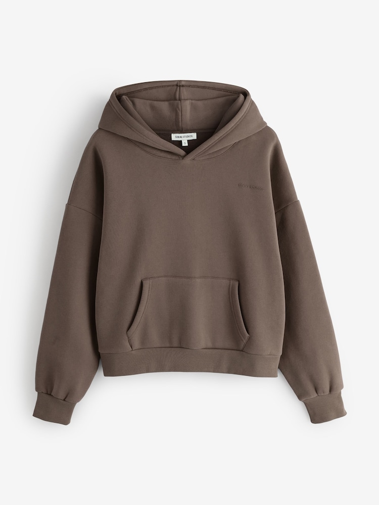 חום - Simmi London קפוצ'ון בייסיק, דגם Maeve Simmi, קולקציית Studios - תמונה 6 מתוך 6 חום - Simmi London קפוצ'ון בייסיק, דגם Maeve Simmi, קולקציית Studios - תמונה 6 מתוך 6