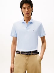 כחול  - Tommy Hilfiger חולצת פולו בגזרה רגילה עם רקמת דגל - תמונה 1 מתוך 6