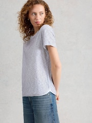 تيشرت Clara بأكمام قصيرة وملمس بارز من White Stuff - Image 2 of 6