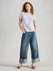 تيشرت Clara بأكمام قصيرة وملمس بارز من White Stuff - Image 4 of 6