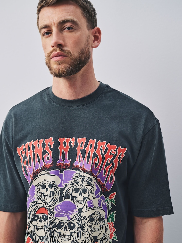 Black Guns N Roses Regular Fit Band Graphic Print T-Shirt - Image 4 of 4 Black Guns N Roses Regular Fit Band Graphic Print T-Shirt - Image 4 of 4