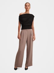 Forever New Julia Hose mit plissiertem Bund und weitem Bein - Bild 5 von 5