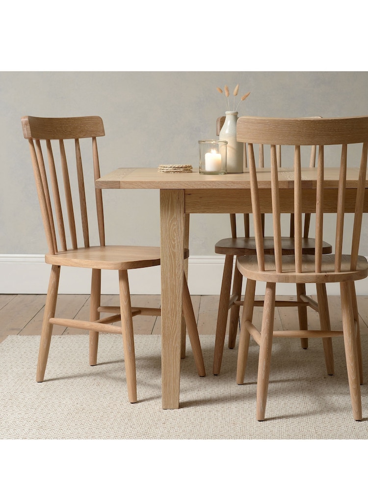 Cotswold Company Whitewash Oak Inglesham 4 - 6 Seater Extending Table - Image 1 of 6